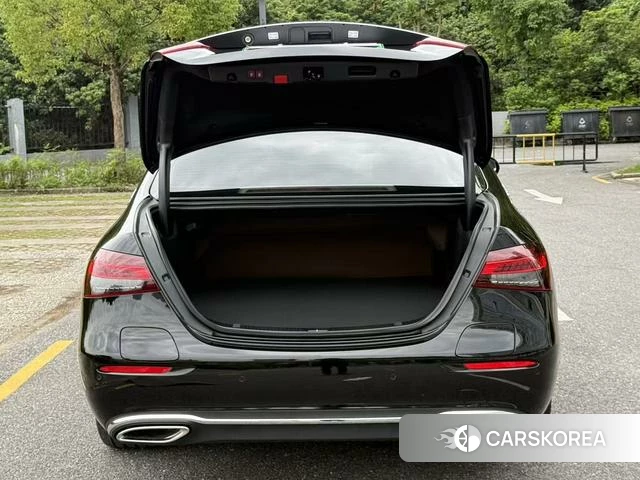 Mercedes-Benz E-class PHEV id 4274531 из Китая 10
