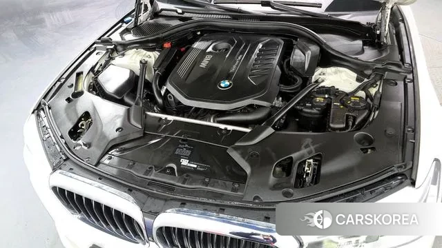 BMW 5 Series (G30) id 3779287 из Кореи 16