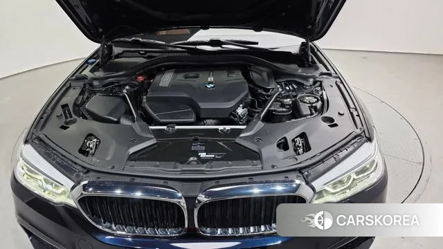 BMW 5 Series (G30) id 3369057 из Кореи 16