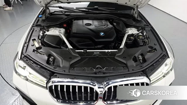 BMW 5 Series (G30) id 3192460 из Кореи 16