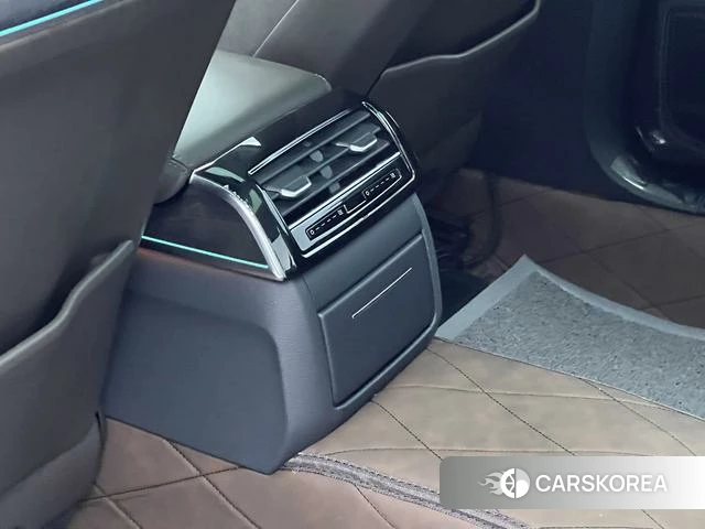Audi A8 id 4214557 из Китая 27