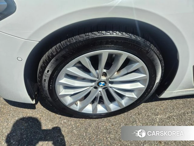 BMW 5 Series (G30) id 3934865 из Кореи 7