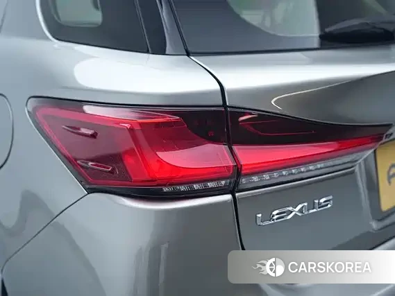 Lexus CT id 4628354 из Китая 16