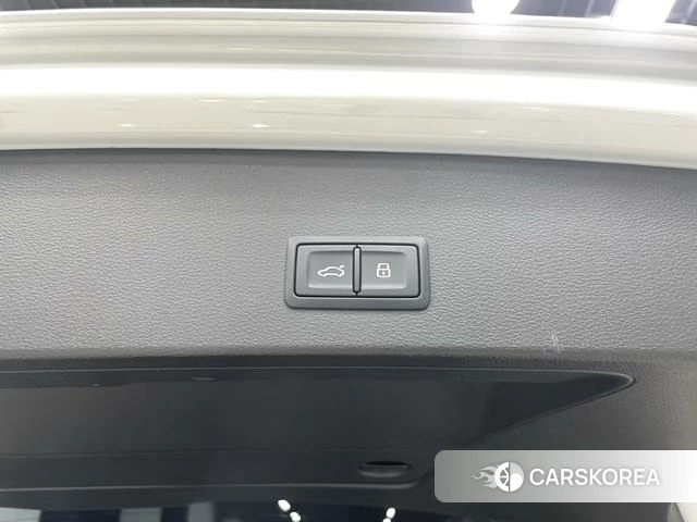 Audi Q2L id 4359319 из Китая 17