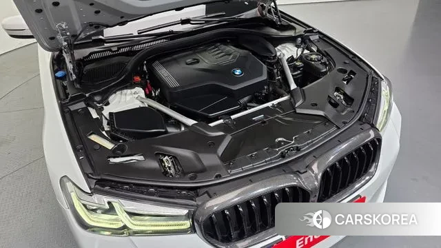 BMW 5 Series (G30) id 3550693 из Кореи 16