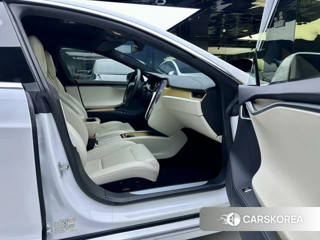 Tesla Model S id 4227907 из Китая 13