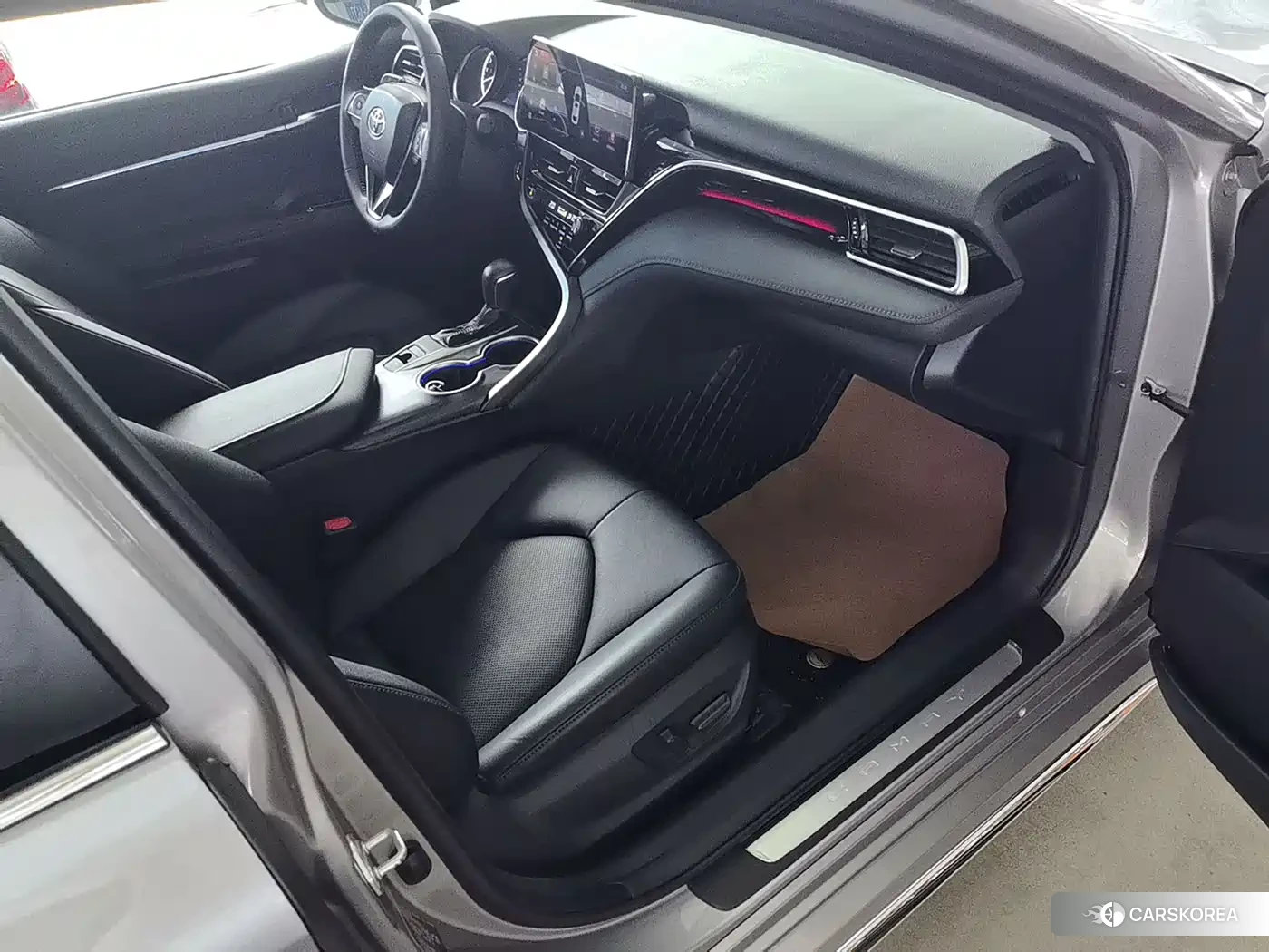 Toyota Camry 2023 Champagne/brown из Китая, фото 6