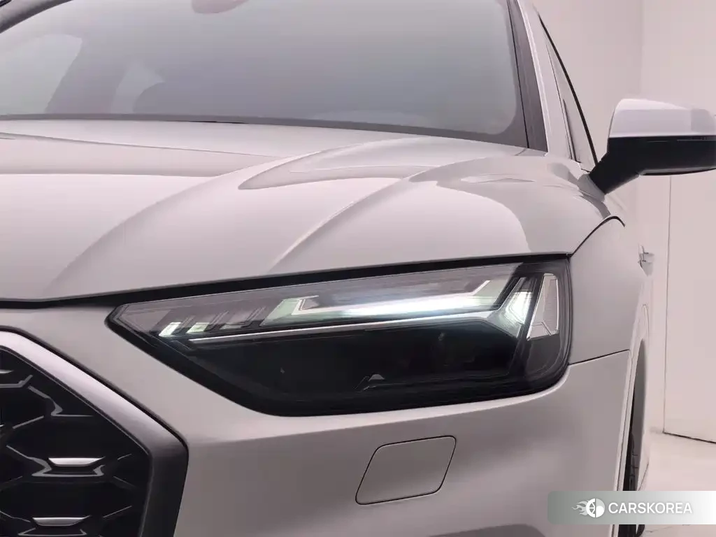 Audi Q5L id 4601792 из Китая 24