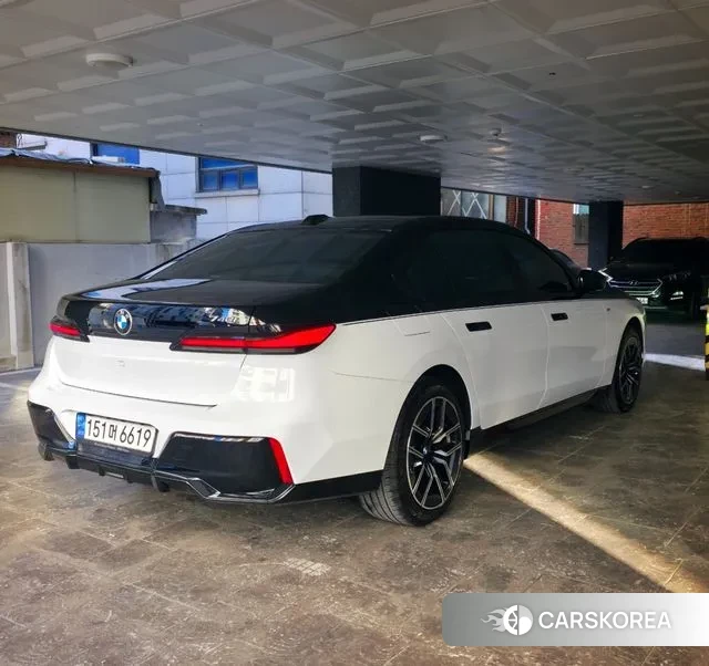 BMW 7 Series (G70) id 3644977 из Кореи 11