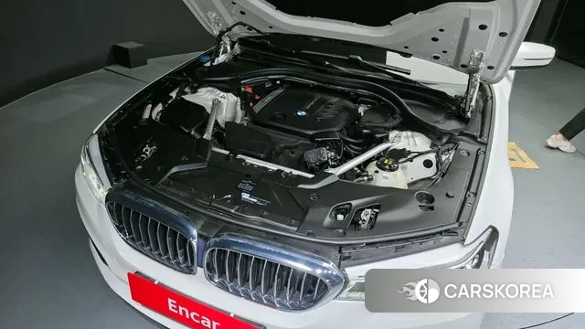 BMW 5 Series (G30) id 3018565 из Кореи 16