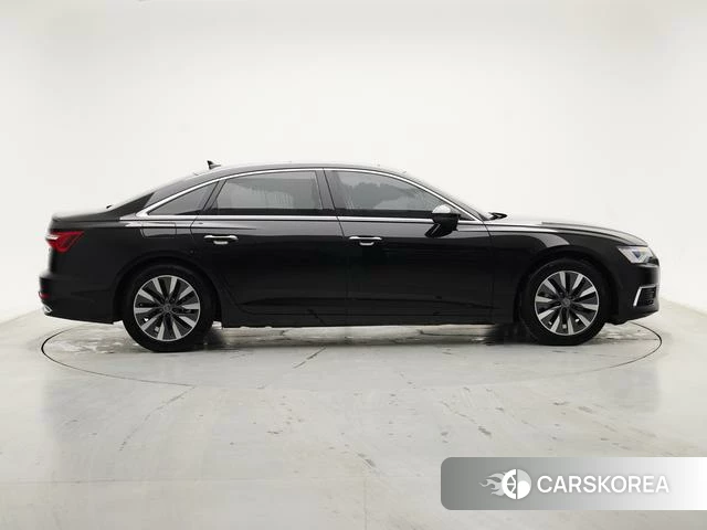Audi A6L id 4255936 из Китая 24