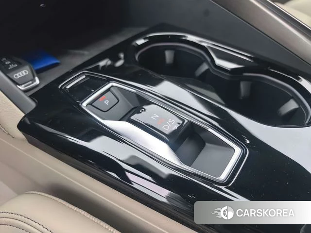 Audi Q5L id 4333531 из Китая 16