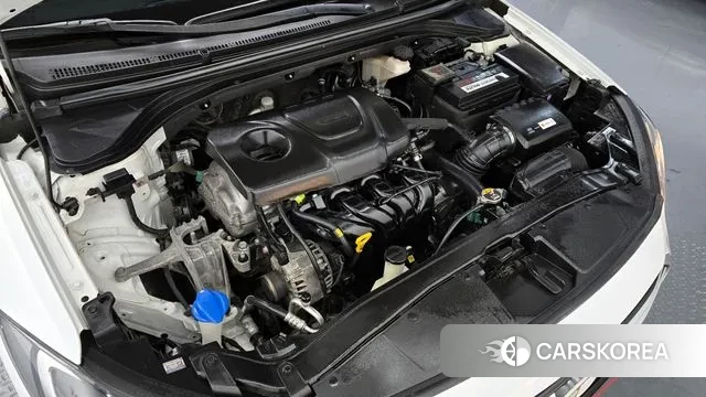 Hyundai Avante AD id 3656927 из Кореи 16