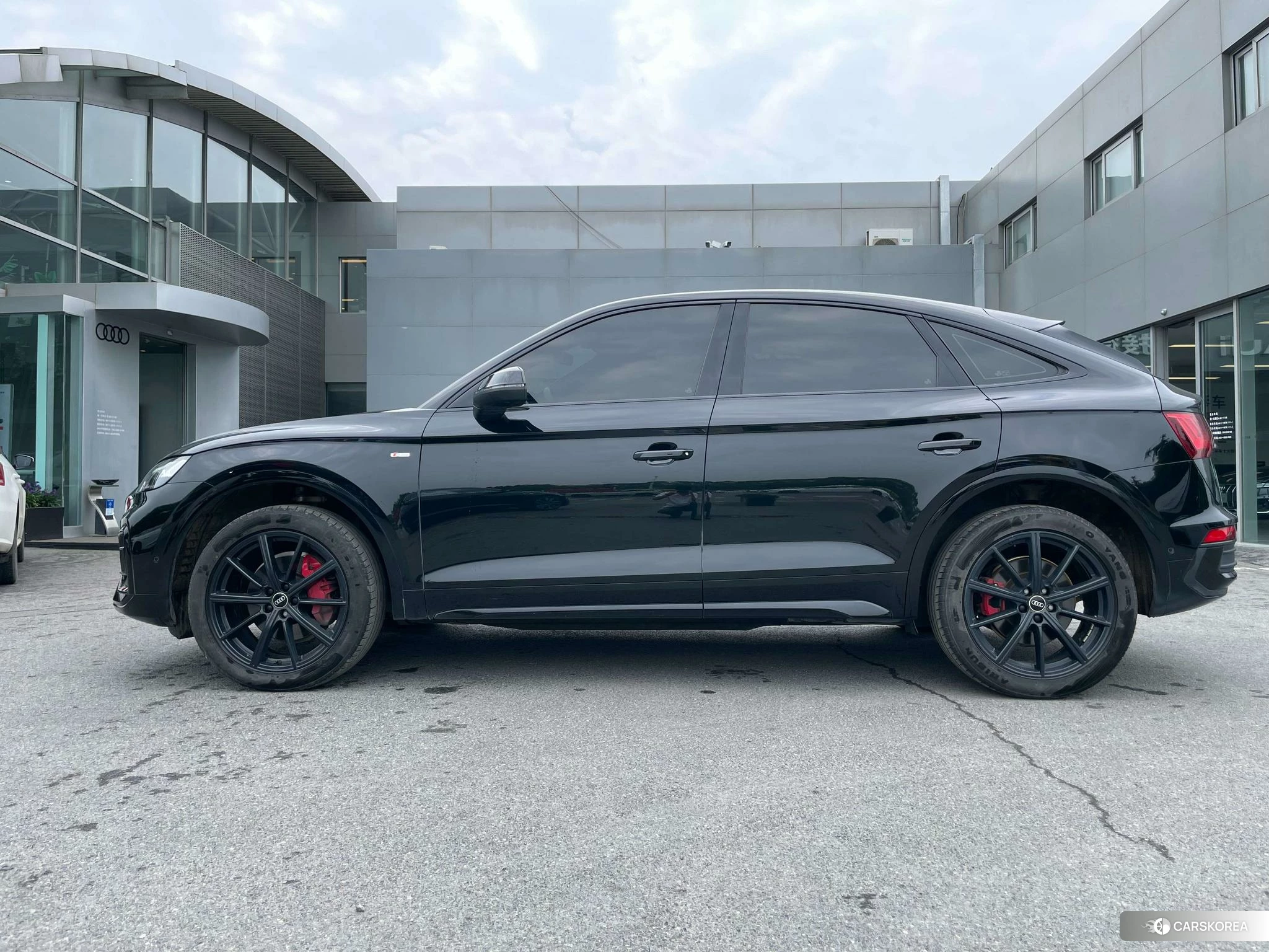 Audi Q5L Sportback 2021 Черный из Китая, фото 6