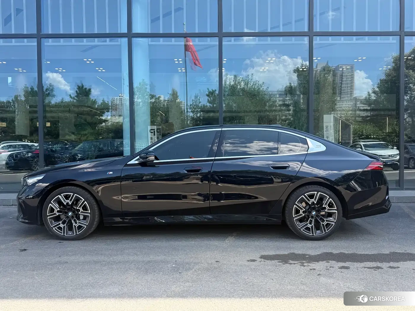 BMW 5 series 2024 Черный из Китая, фото 6