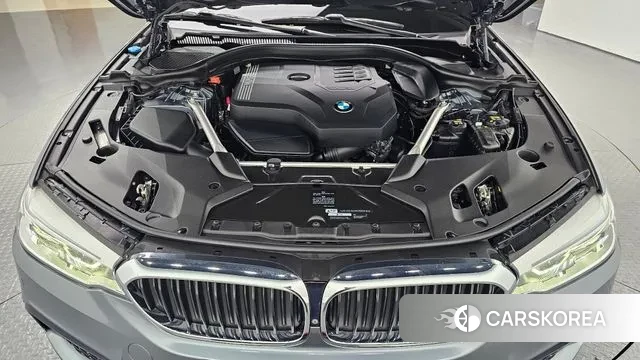 BMW 5 Series (G30) id 3742140 из Кореи 16