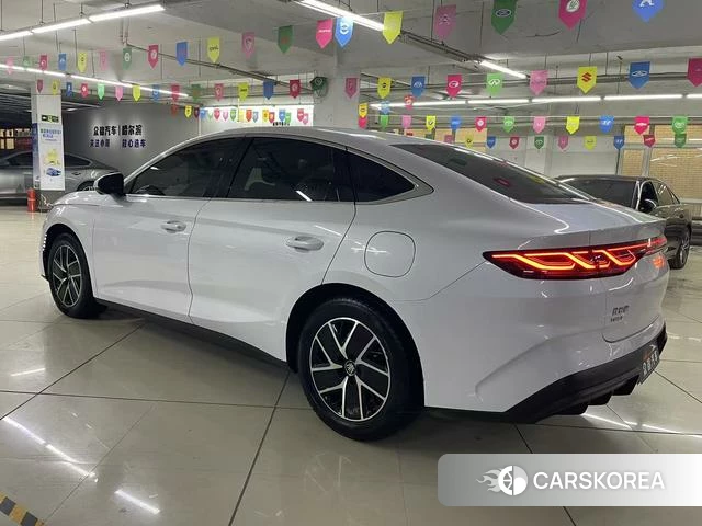 BYD Qin L DM 2024 Белый из Китая, фото 6