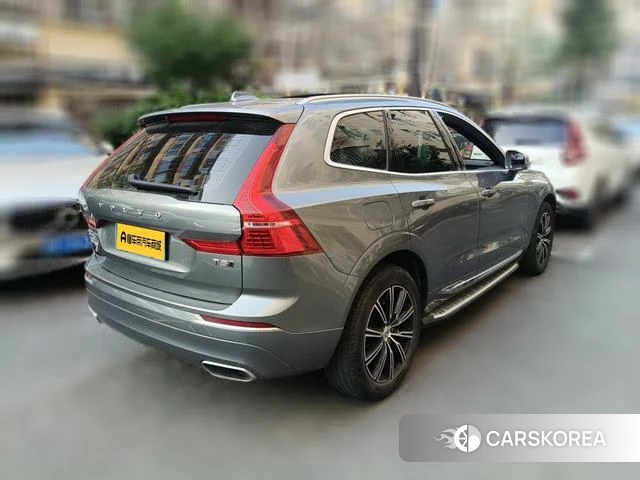 Volvo XC60 2021 Темно-серый из Китая, фото 6