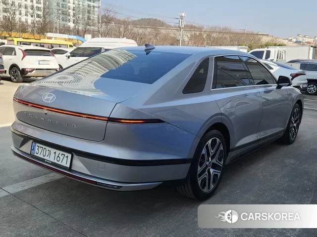 Hyundai Grandeur (GN7) id 3705746 из Кореи 16