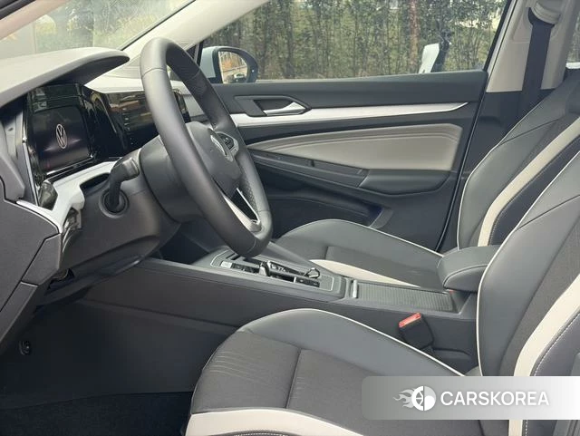 Volkswagen Golf 2022 Белый из Китая, фото 6