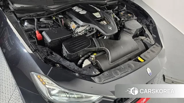 Maserati Ghibli id 3351340 из Кореи 16