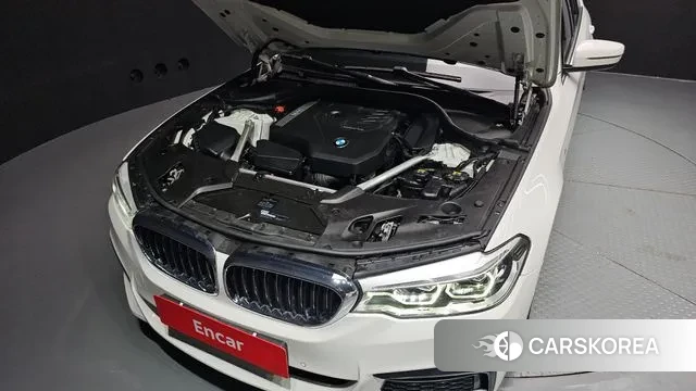 BMW 5 Series (G30) id 3307451 из Кореи 16