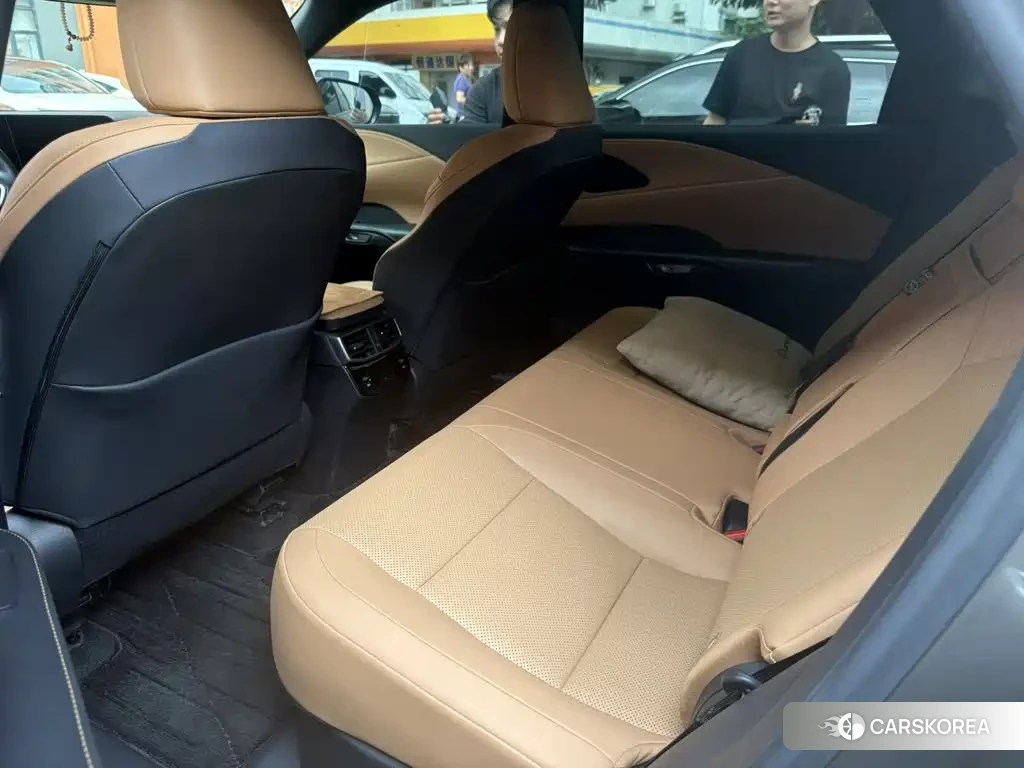 Lexus RX 2025 Silver/gray из Китая, фото 6