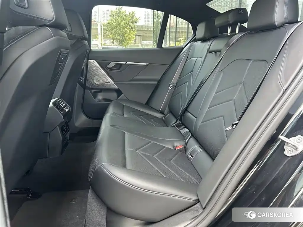 BMW i5 id 4664547 из Китая 16