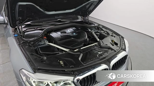 BMW 5 Series (G30) id 3820736 из Кореи 16