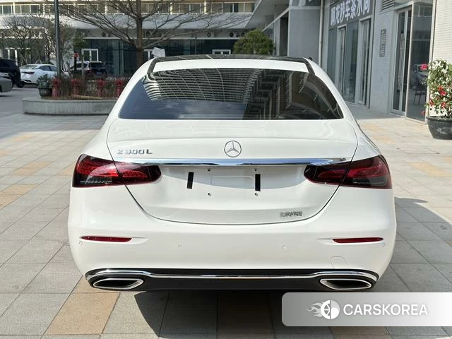 Mercedes-Benz E-class id 4279376 из Китая 16