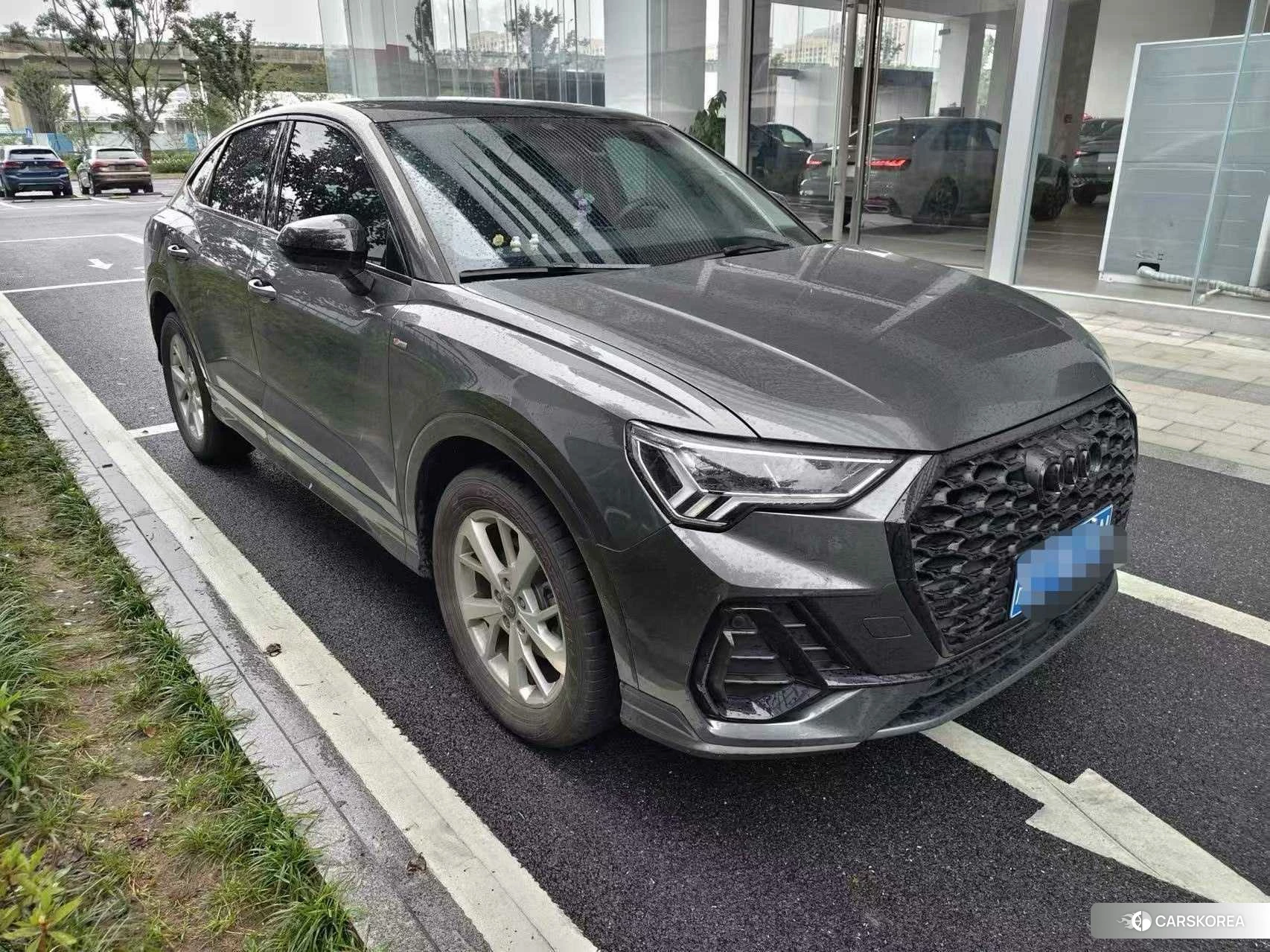 Audi Q3 Sportback 2022 Темно-серый из Китая, фото 6