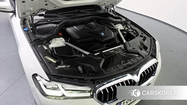 BMW 5 Series (G30) id 3468798 из Кореи 16