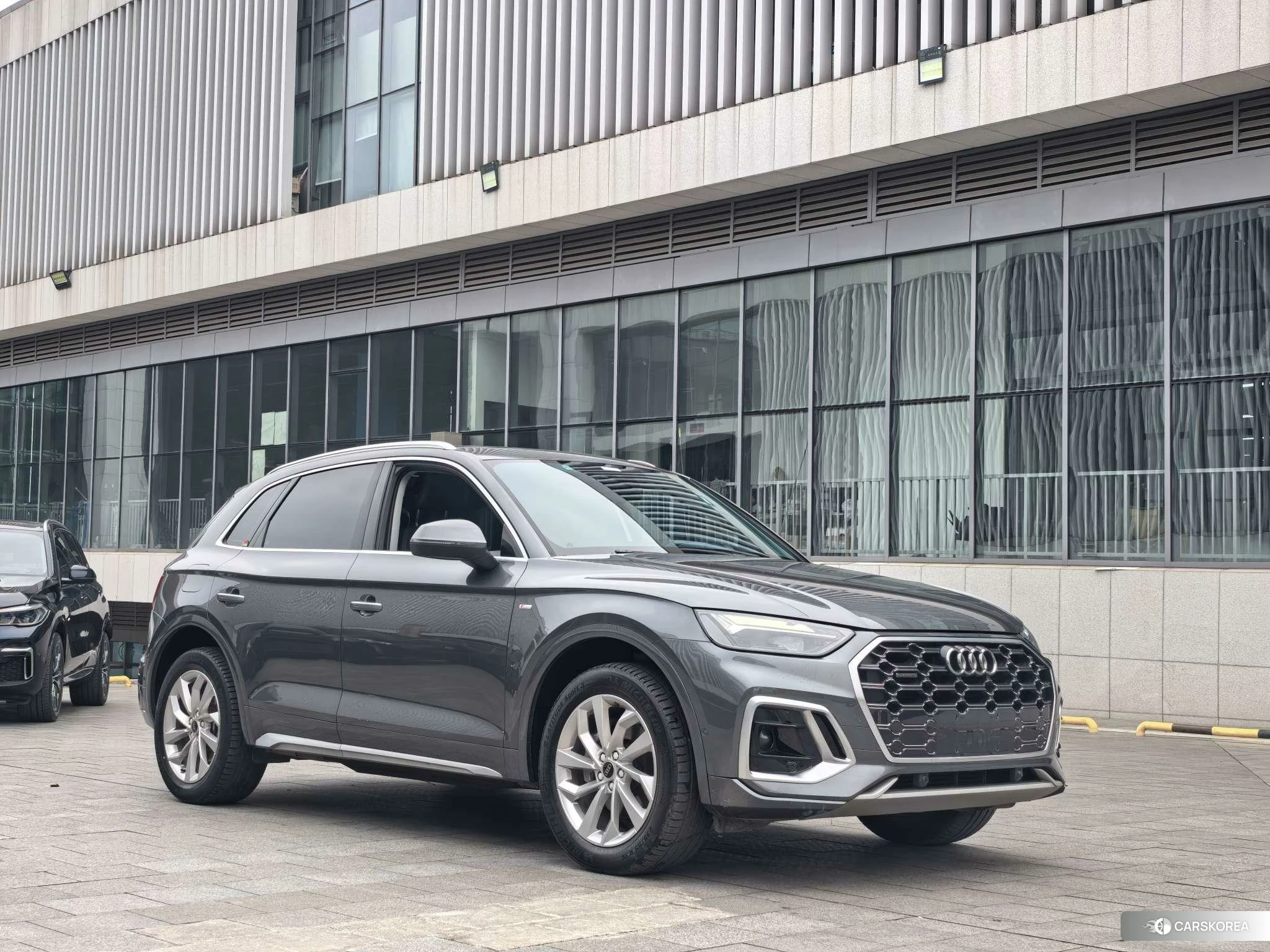 Audi Q5L id 4454051 из Китая 18