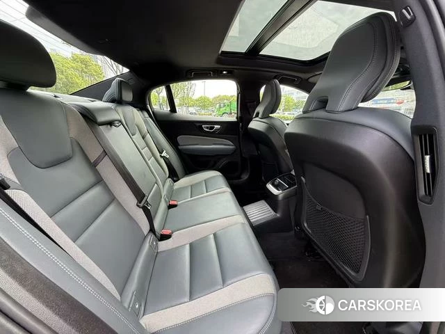 Volvo S60 PHEV id 4238356 из Китая 13