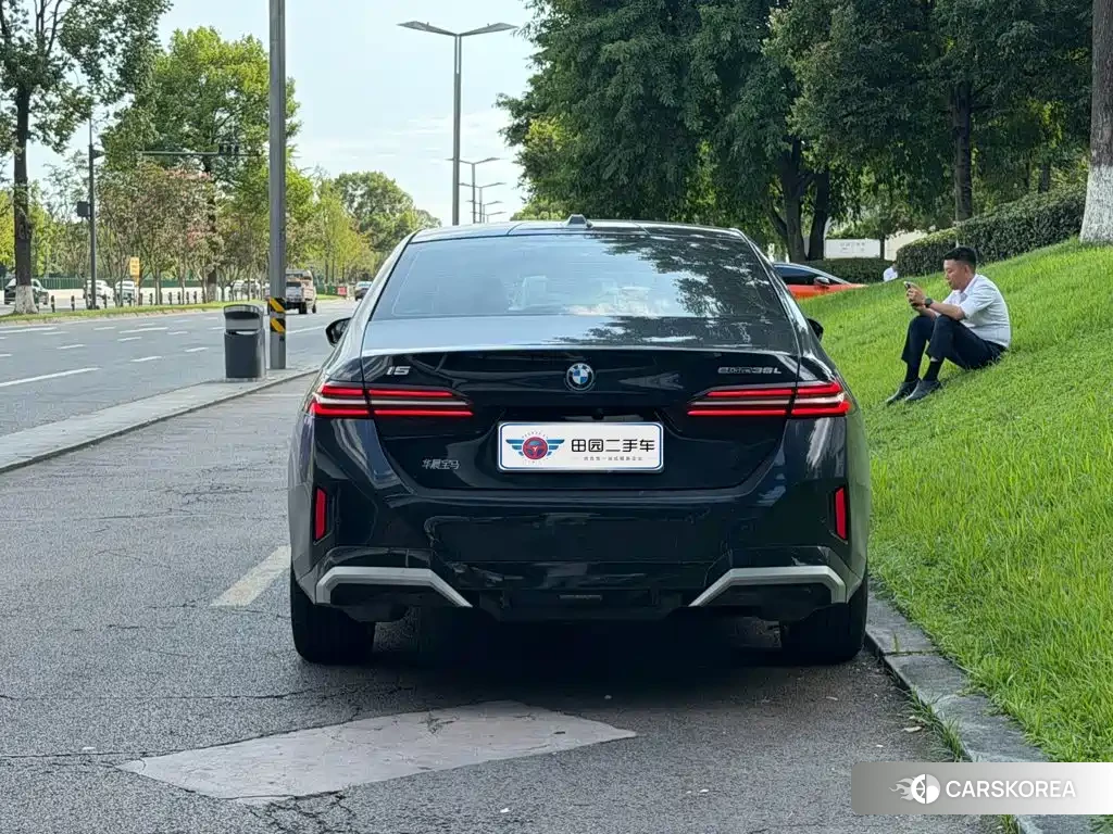 BMW i5 id 4679941 из Китая 10