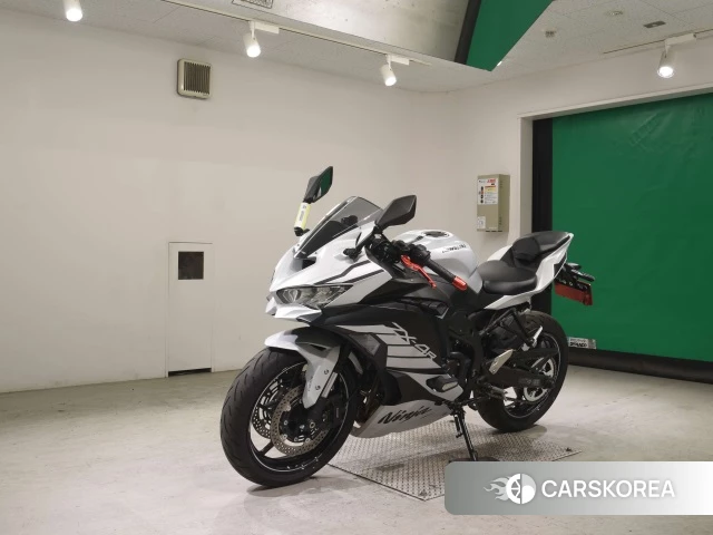 Kawasaki ZX-4R SE 2025 из Японии, фото 4