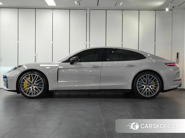 Porsche Panamera (976) id 4291778 из Кореи 8