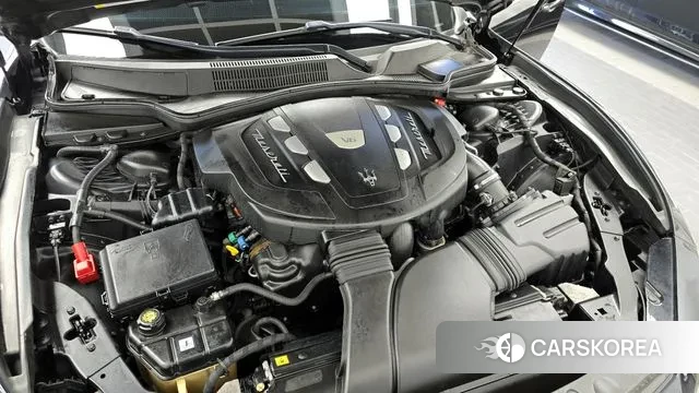Maserati Ghibli id 3531292 из Кореи 16