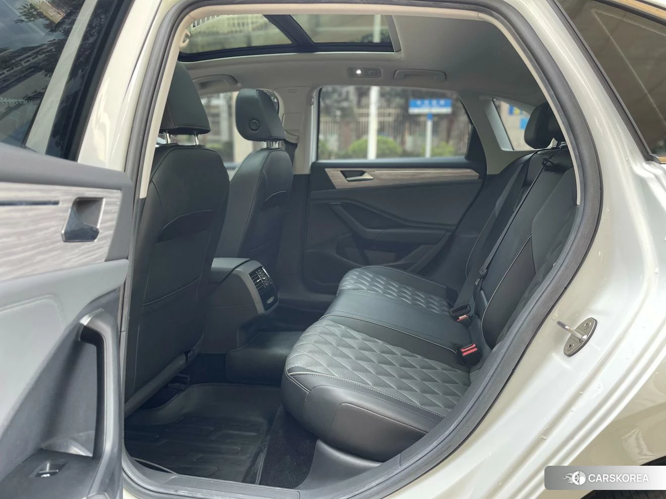 Volkswagen Sagitar id 4419088 из Китая 16