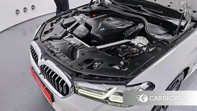 BMW 5 Series (G30) id 3539873 из Кореи 16