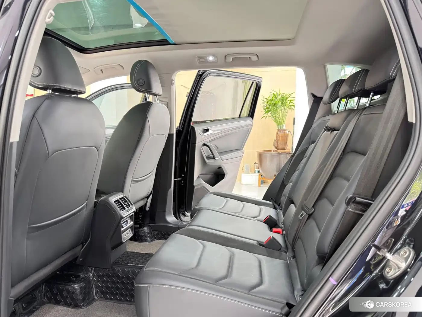 Volkswagen Tiguan L id 4628080 из Китая 12