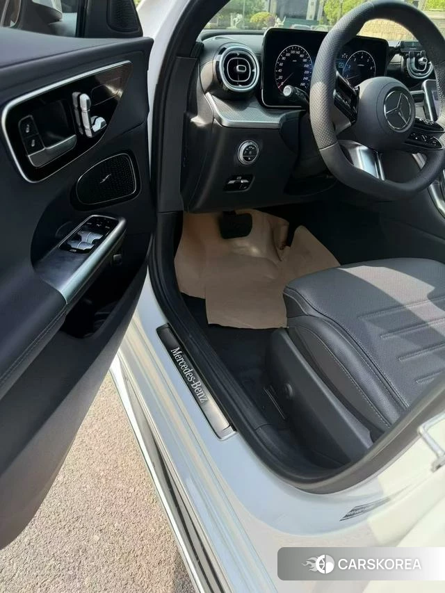 Mercedes-Benz Class C 2023 Белый из Китая, фото 6
