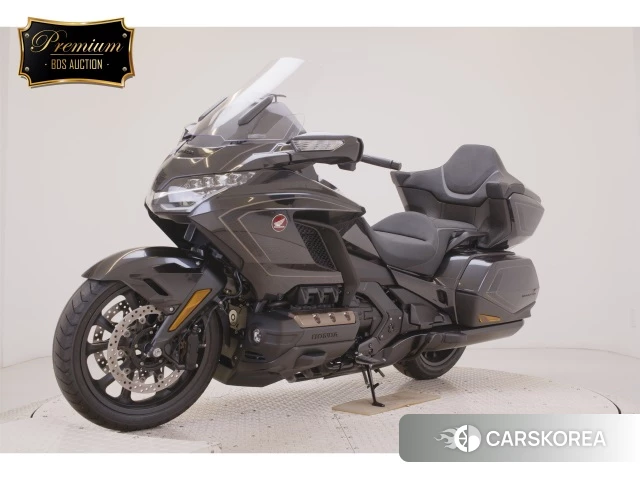 Проданный Honda GL1800 TOUR DCT 2026 из Японии