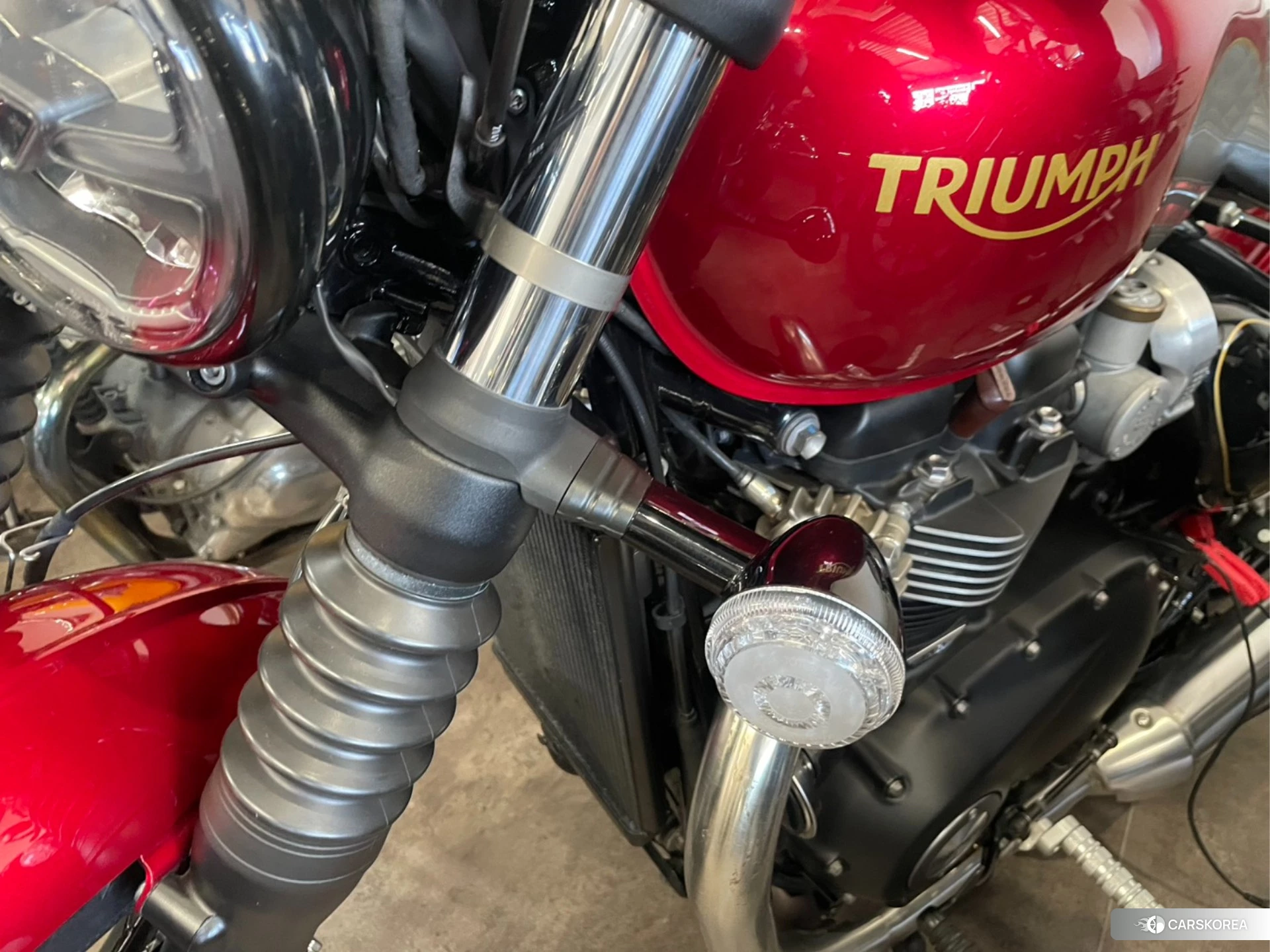 Triumph BONNEVILLE BOBBER id 3946499 из Японии 27