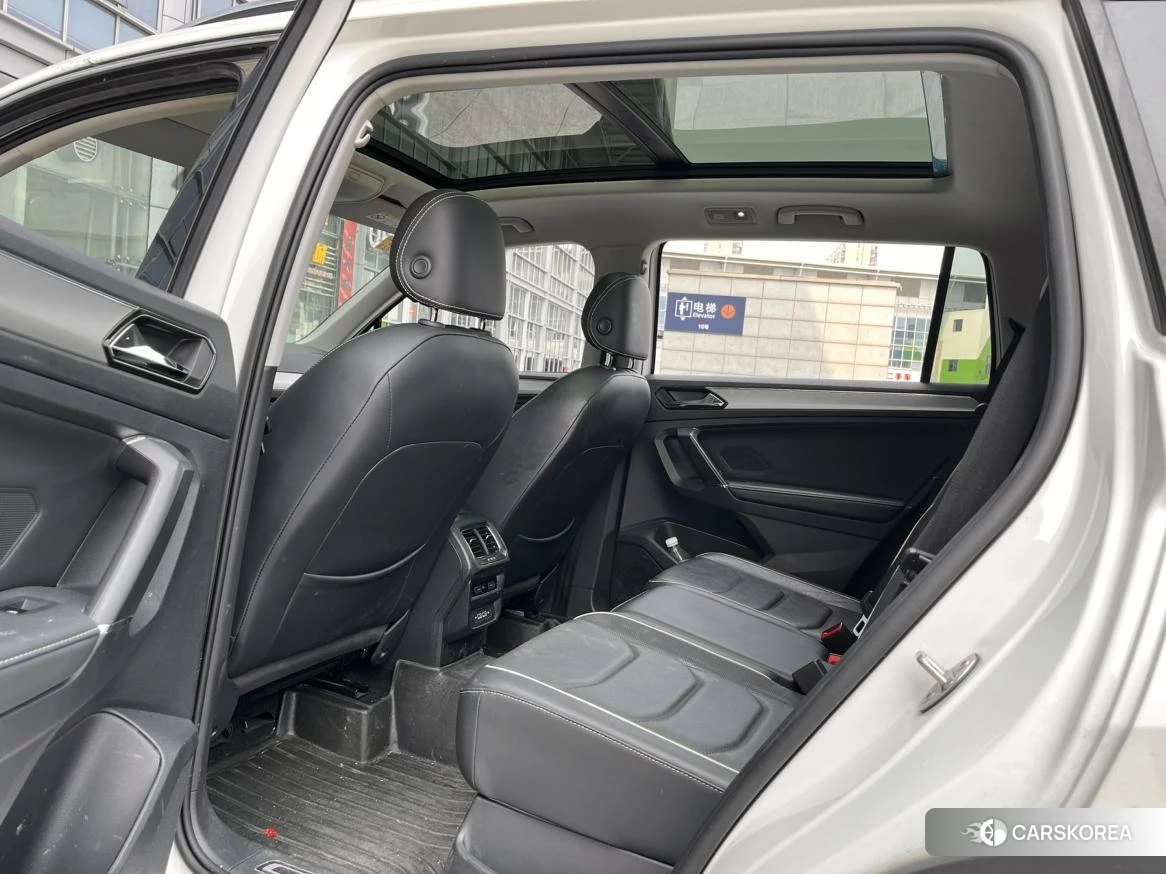 Volkswagen Tiguan L PHEV id 4513482 из Китая 12
