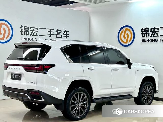 Lexus LX id 4260793 из Китая 21