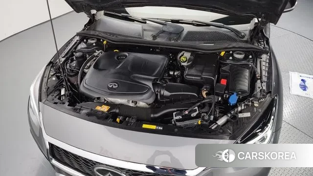 Infiniti QX30 id 2242631 из Кореи 16