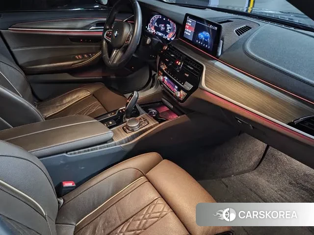 BMW 5 Series (G30) id 3038679 из Кореи 14