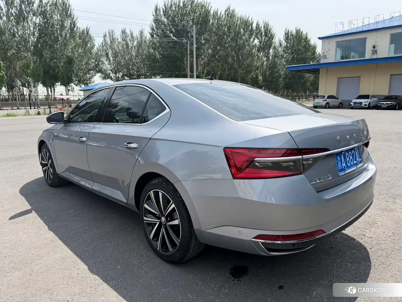 Skoda Superb id 4601762 из Китая 13