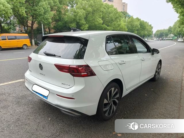 Volkswagen Golf 2026 Белый из Китая, фото 6